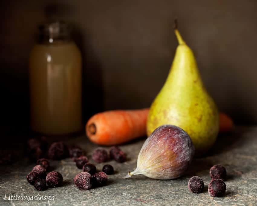 Ingredients: Apple juice, fig, frozen blackcurrants, pear & carrot