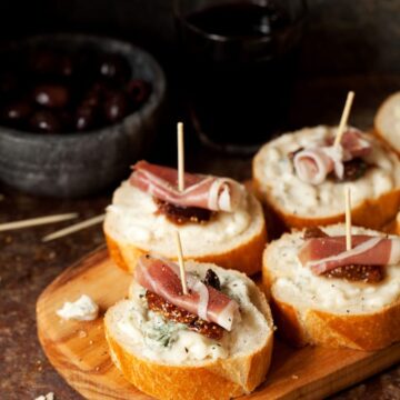 Gorgonzola Crostini