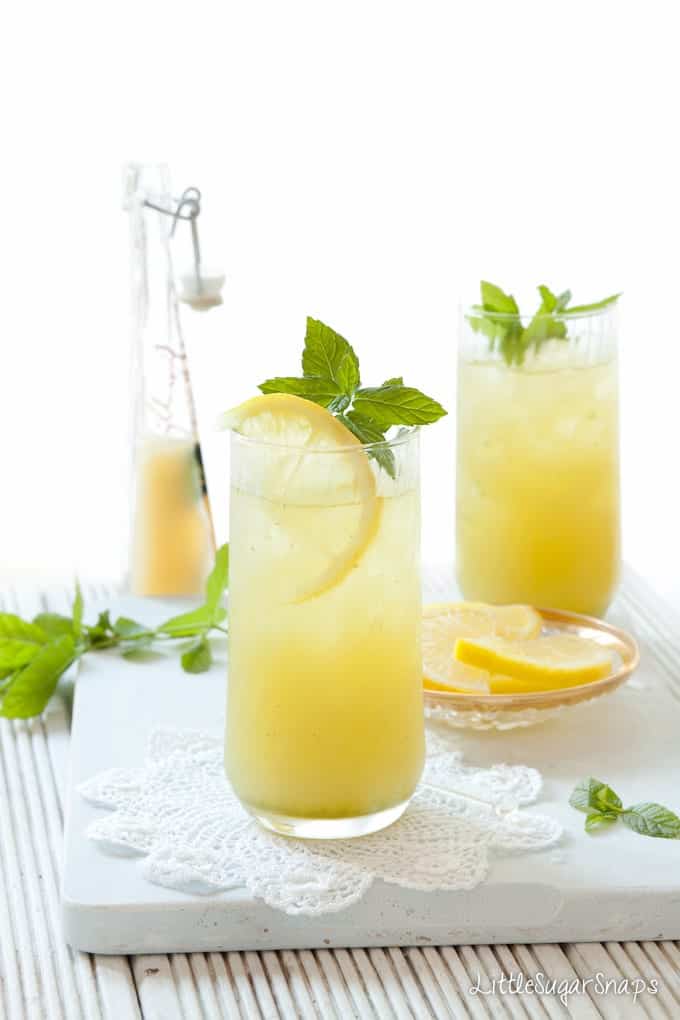 apple lemon mint cooler in a glass