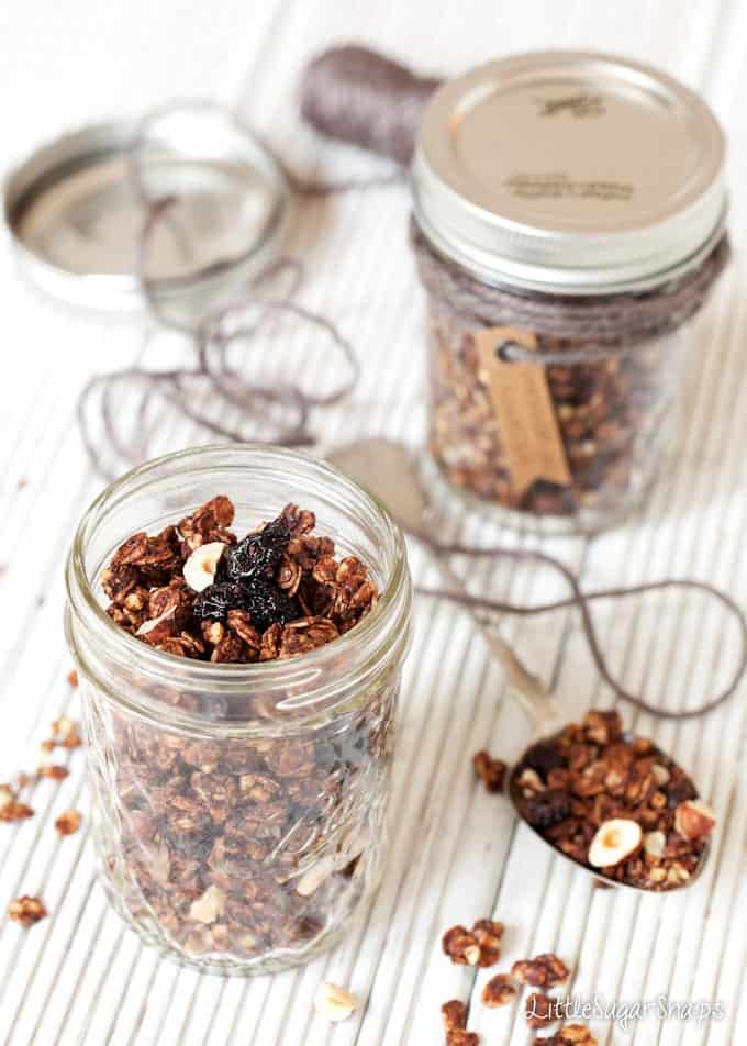 Gift jars of chocolate granola