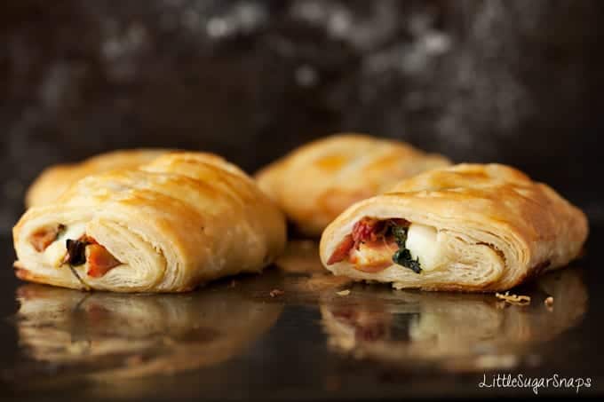 Pastry rolls filled with Spinach Ham and mozzarella