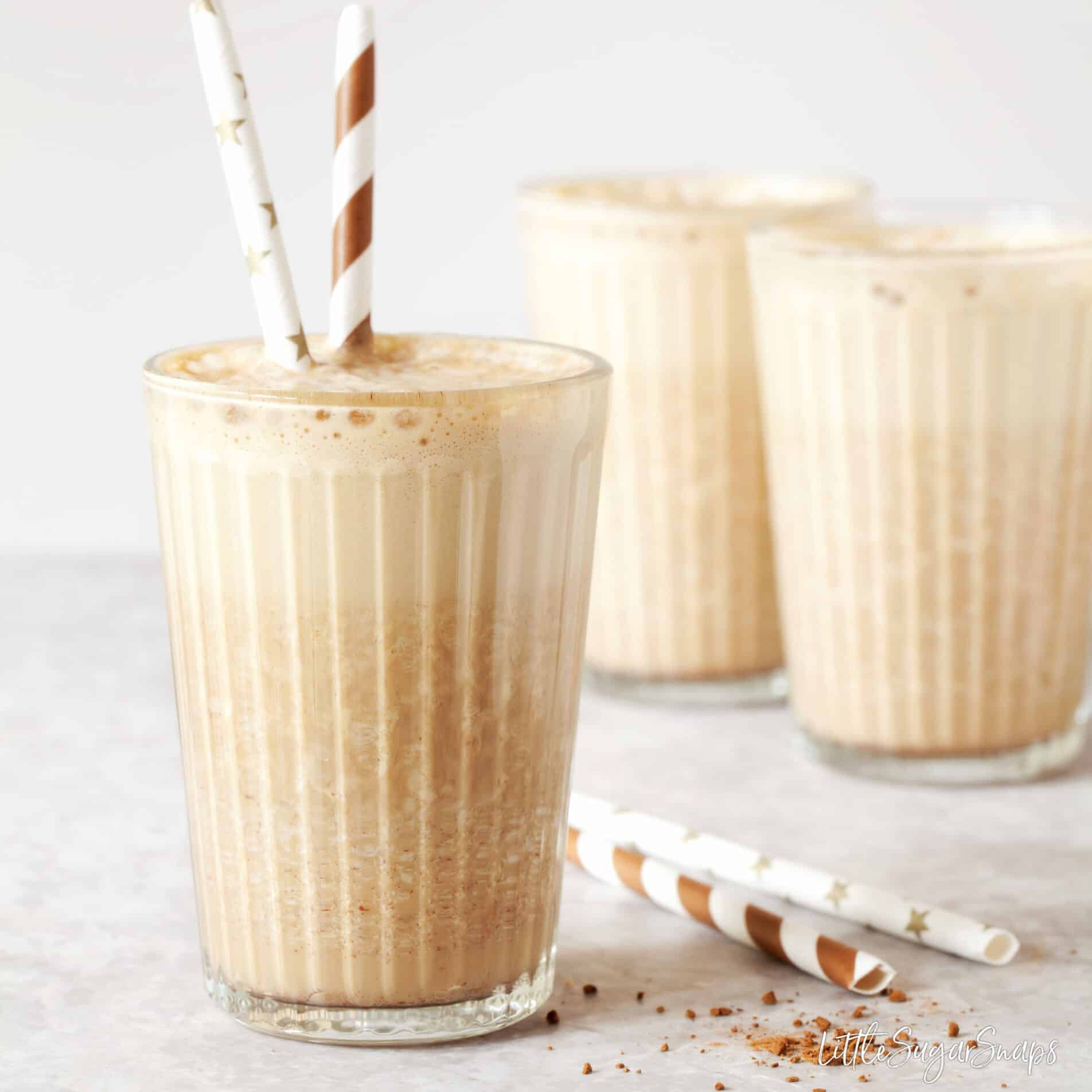 Coffee MilkShake with Dates, Cardamom & Vanilla Little Sugar Snaps