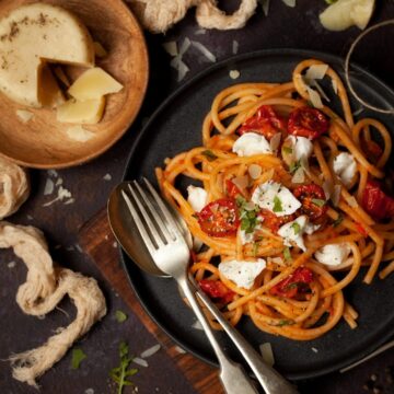 Slow Roast Tomato Rocket and Buffalo Mozzarella spaghetti