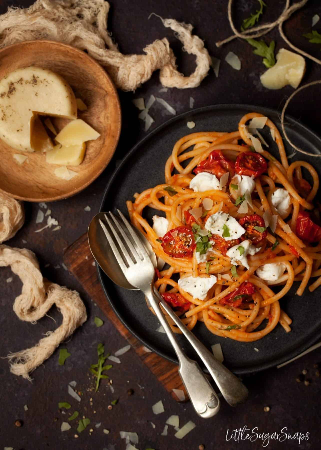Slow Roast Tomato Rocket and Buffalo Mozzarella spaghetti