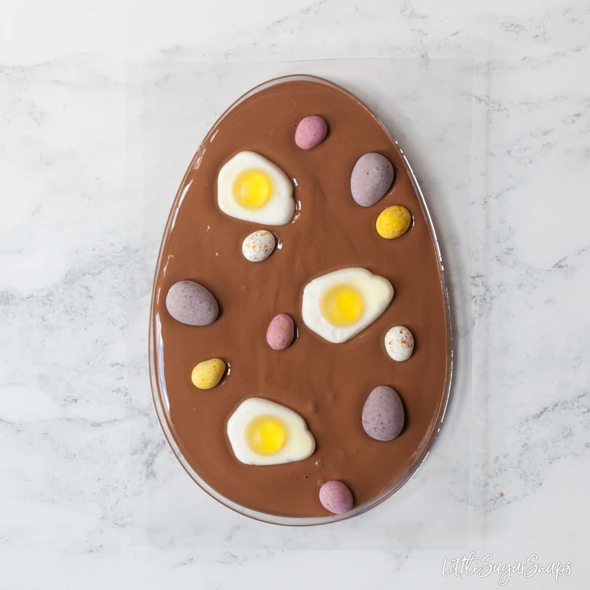 Chocolate discount egg mould