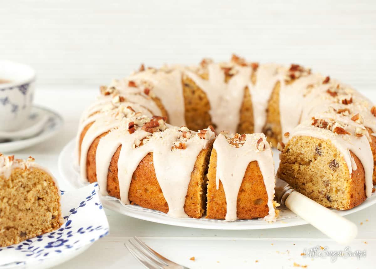 Bundt spice cake part cut into slices.