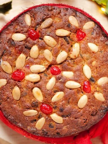 Marzipan cake - A last minute Christmas cake - featured image