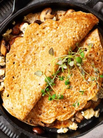 North Staffordshire oatcakes filled with Blue Stilton cheese and fried mushrooms.