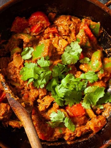 Close up of a Birmingham balti curry made with lamb.