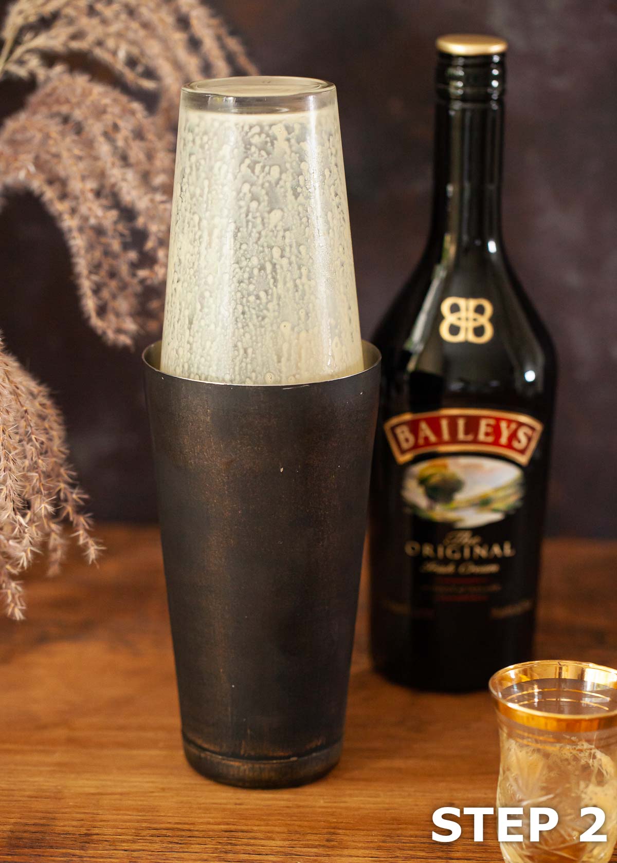 Avtobusda yaponcha porno bezorilik Lara Croft yalangoch fotosuratlarda